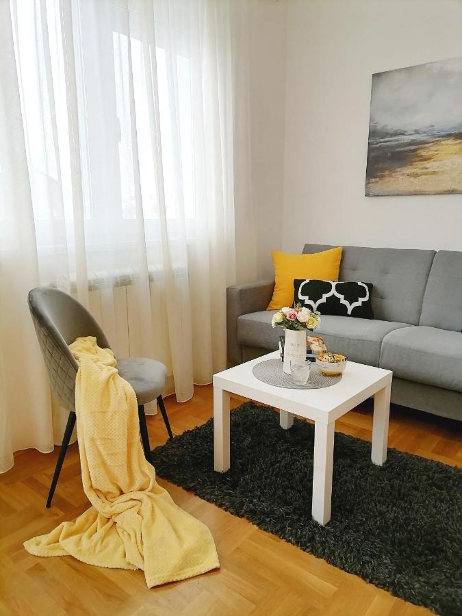 Apartman Mia Sremska Mitrovica Exterior photo